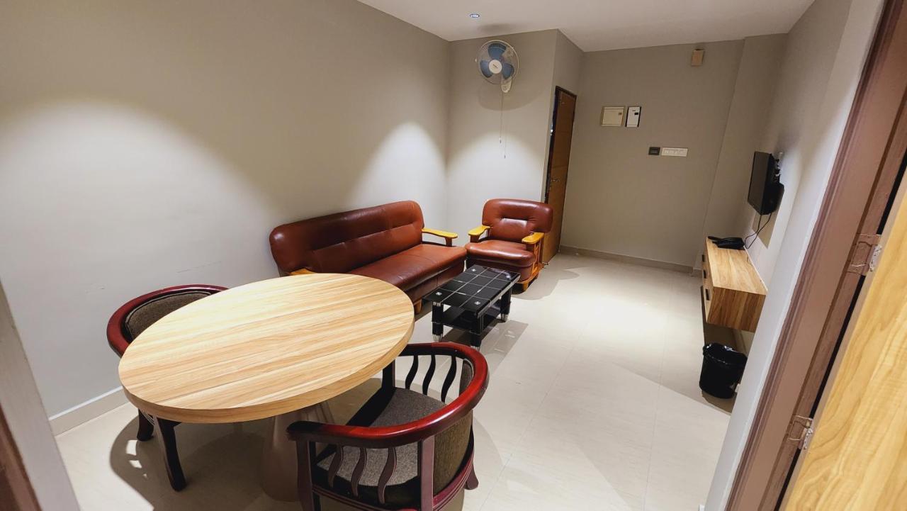Hotel Muziris Manor Residency à Kochi Extérieur photo