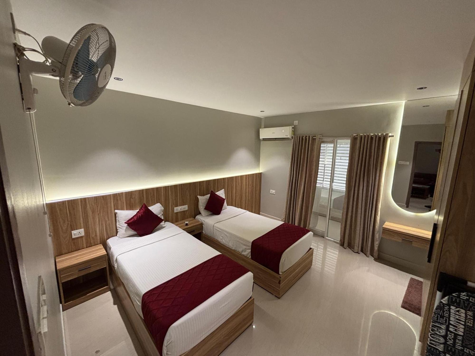 Hotel Muziris Manor Residency à Kochi Extérieur photo