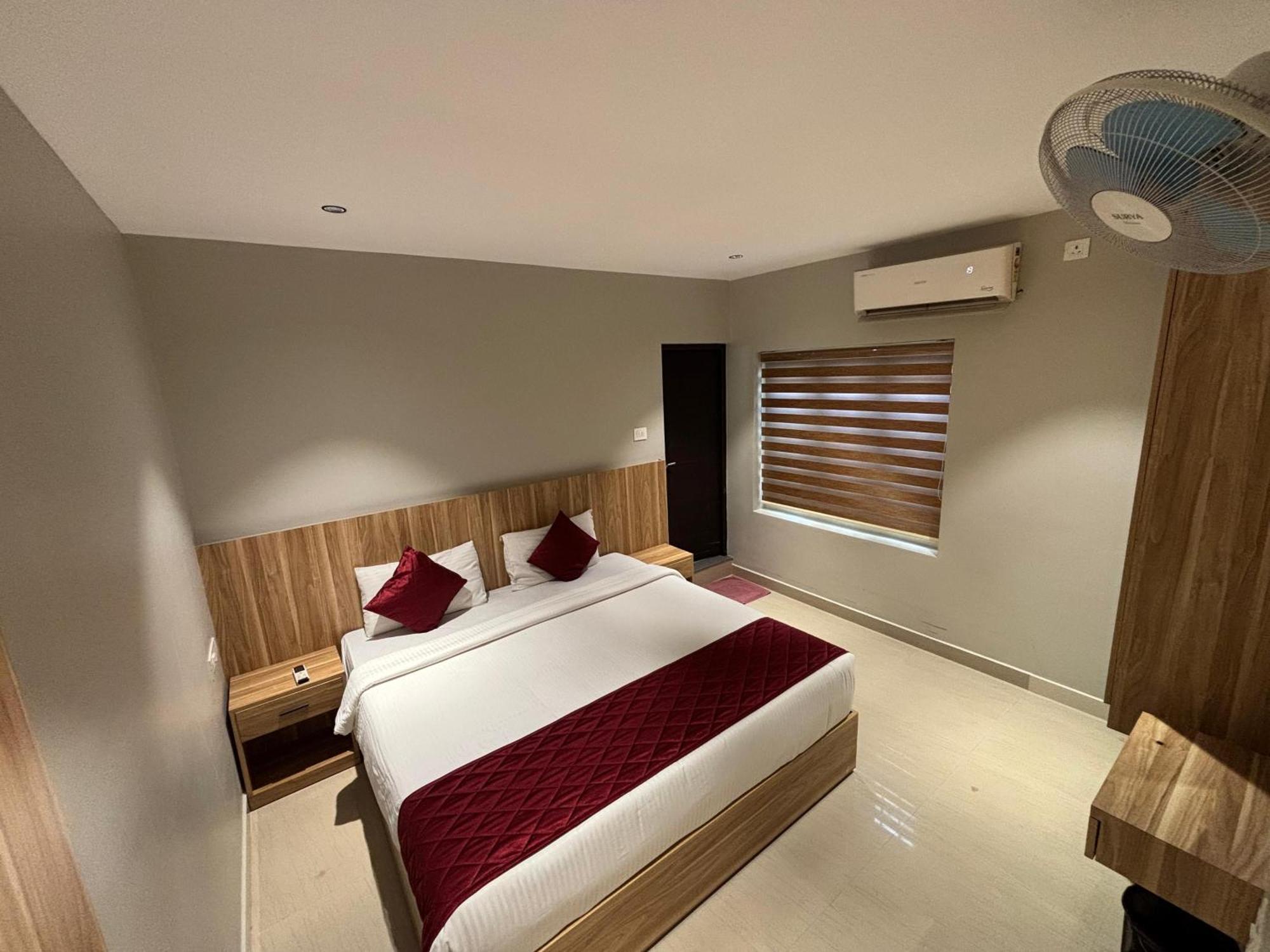Hotel Muziris Manor Residency à Kochi Extérieur photo